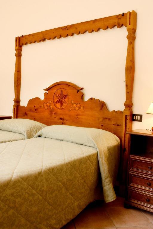 Casa Vacanze Villa Giusterna Monte Benichi Стая снимка