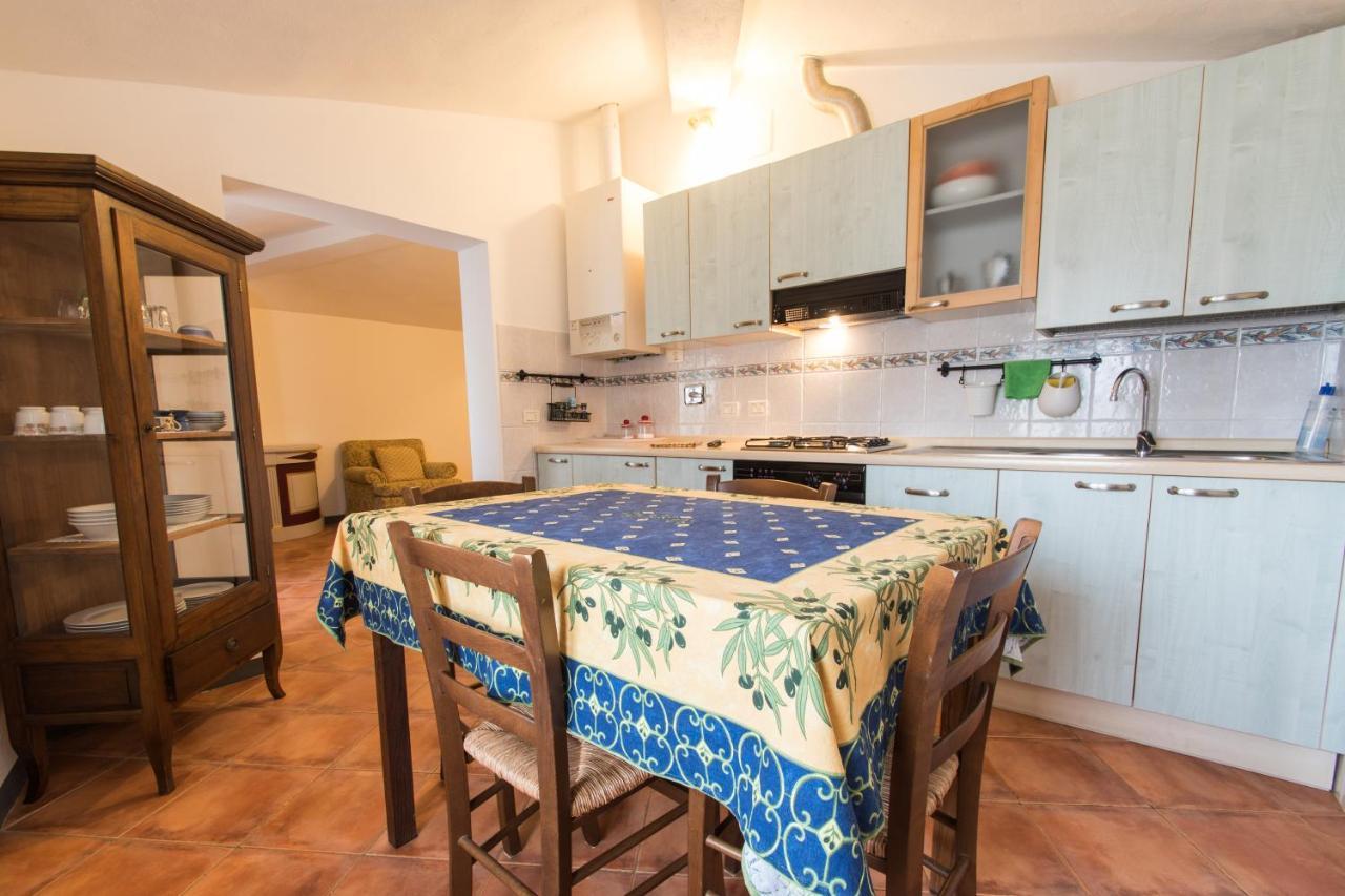 Casa Vacanze Villa Giusterna Monte Benichi Екстериор снимка